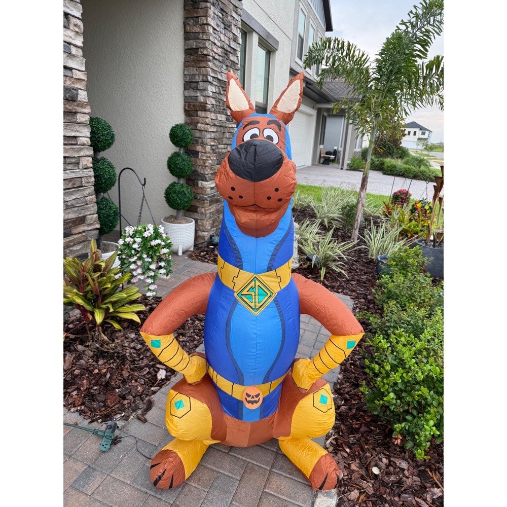 5 FT GEMMY SCOOBY DOO IN COSTUME AIRBLOWN INFLATABLE LED LIGHTED YARD DECOR